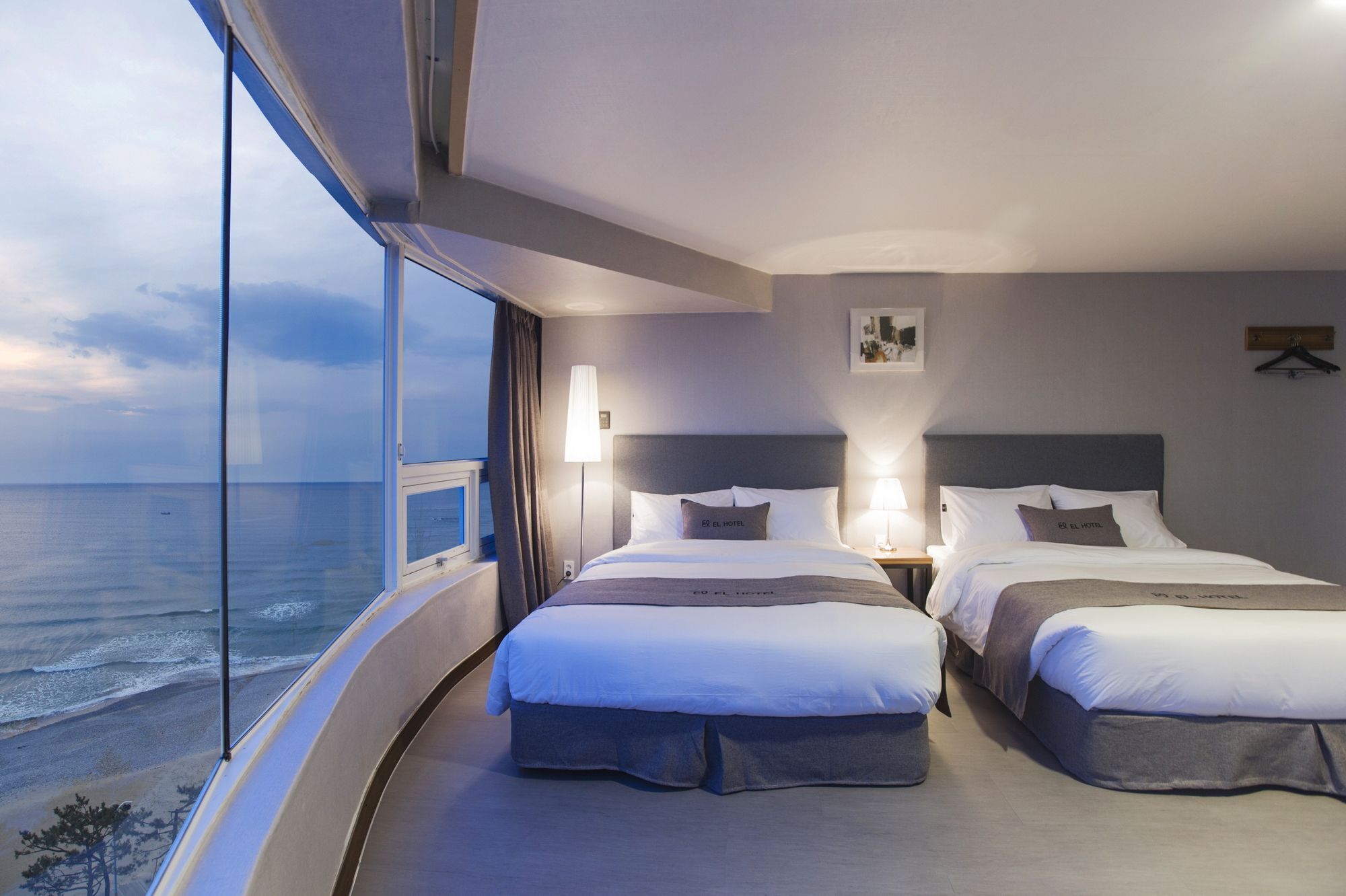 El Hotel Yangyang Exteriör bild